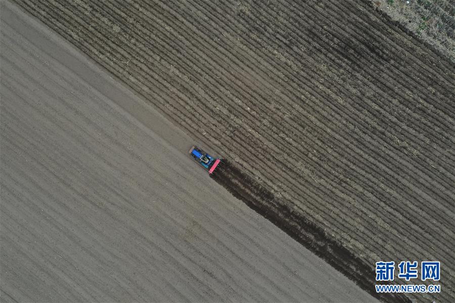 （新華全媒頭條&middot;兩會(huì)特別報(bào)道&middot;圖文互動(dòng)）（5）守住底線 穩(wěn)中求進(jìn)&mdash;&mdash;從全國兩會(huì)看&ldquo;六穩(wěn)&rdquo;&ldquo;六保&rdquo;如何發(fā)力