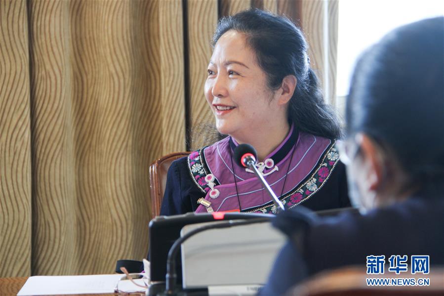 （兩會&middot;圖文互動）（2）特寫：&ldquo;想不到這么快就收到了答復(fù)&rdquo;&mdash;&mdash;國家發(fā)改委&ldquo;連線&rdquo;人大代表小記