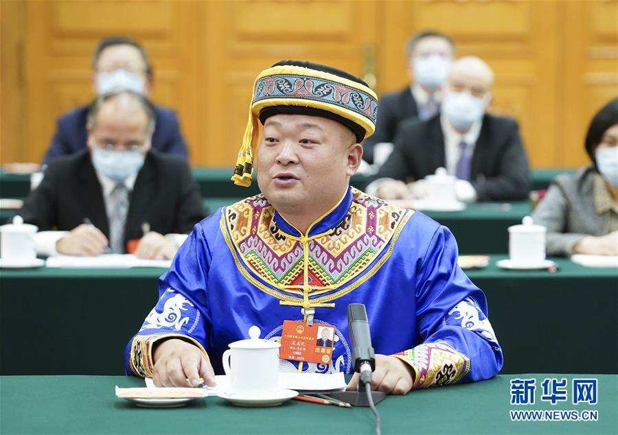 （新華全媒頭條&middot;圖文互動(dòng)）（8）從人民中汲取磅礴力量&mdash;&mdash;習(xí)近平總書記同出席2020年全國兩會(huì)人大代表、政協(xié)委員共商國是紀(jì)實(shí)