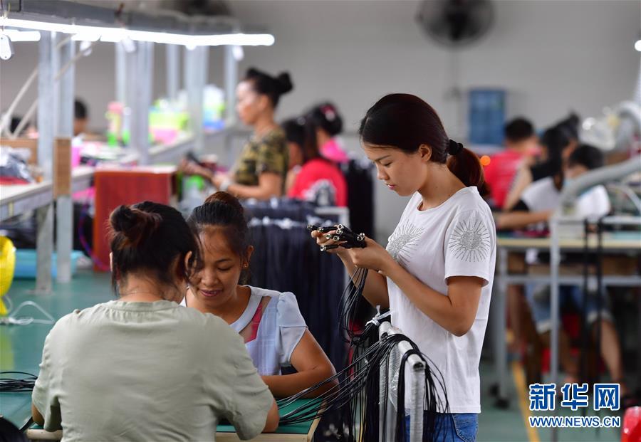 （新華全媒頭條&middot;圖文互動(dòng)）（4）中國道路越走越寬廣&mdash;&mdash;社會主義中國實(shí)踐啟示錄