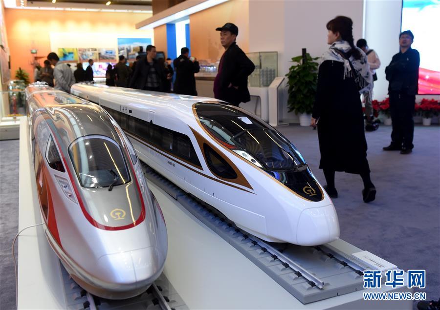 （新華全媒頭條&middot;圖文互動(dòng)）（4）從歷史中汲取繼續(xù)前進(jìn)的力量&mdash;&mdash;習(xí)近平總書(shū)記參觀(guān)慶祝改革開(kāi)放40周年大型展覽側(cè)記