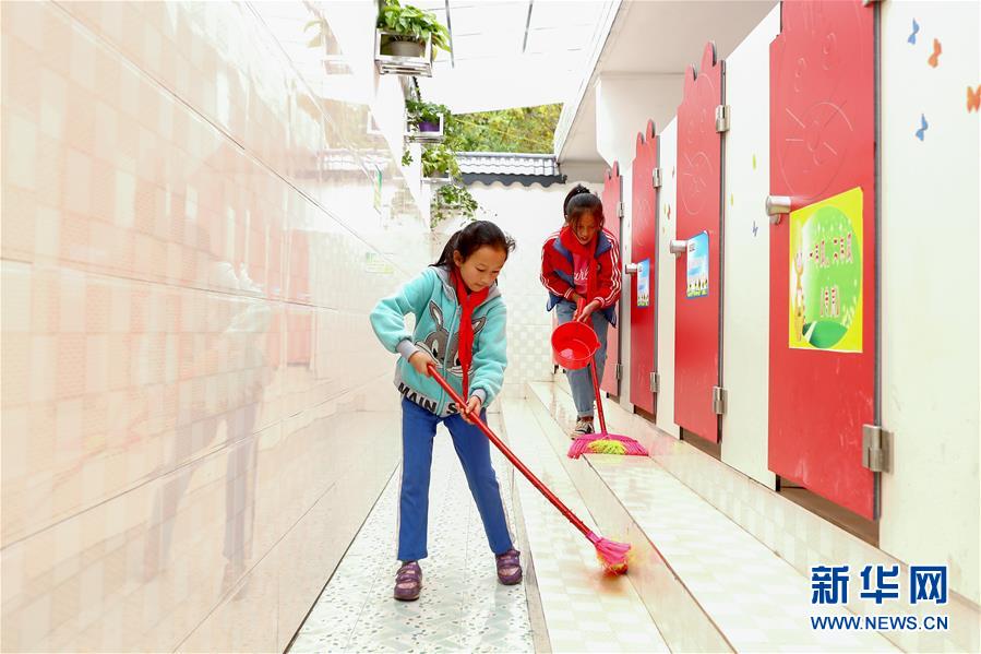 （新華全媒頭條&middot;圖文互動(dòng)）（7）上下同心再出發(fā)&mdash;&mdash;習(xí)近平總書記同出席2019年全國(guó)兩會(huì)人大代表、政協(xié)委員共商國(guó)是紀(jì)實(shí)