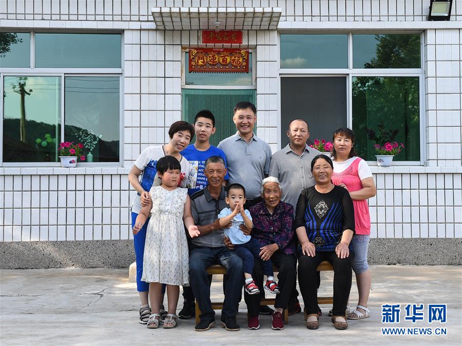 （新華全媒頭條&middot;圖文互動(dòng)）（4）心系北疆　情滿(mǎn)草原&mdash;&mdash;習(xí)近平總書(shū)記考察內(nèi)蒙古回訪記