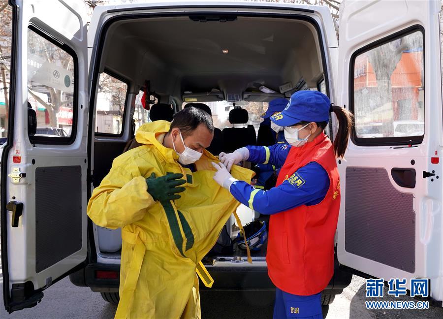 （習(xí)近平致敬的戰(zhàn)&ldquo;疫&rdquo;英雄&middot;志愿者篇&middot;圖文互動(dòng)）（3）他們，微光成炬照征程