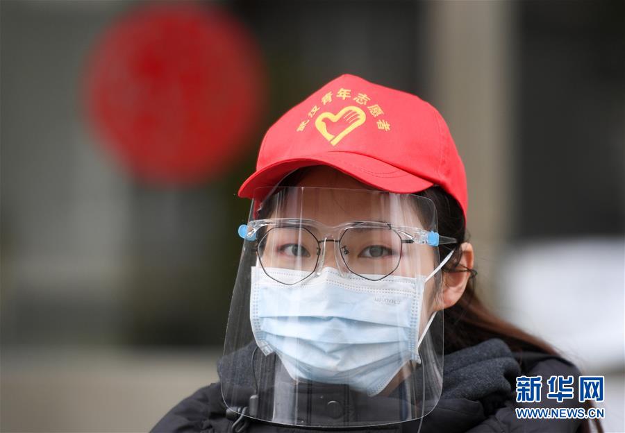 （習(xí)近平致敬的戰(zhàn)&ldquo;疫&rdquo;英雄&middot;志愿者篇&middot;圖文互動(dòng)）（4）他們，微光成炬照征程