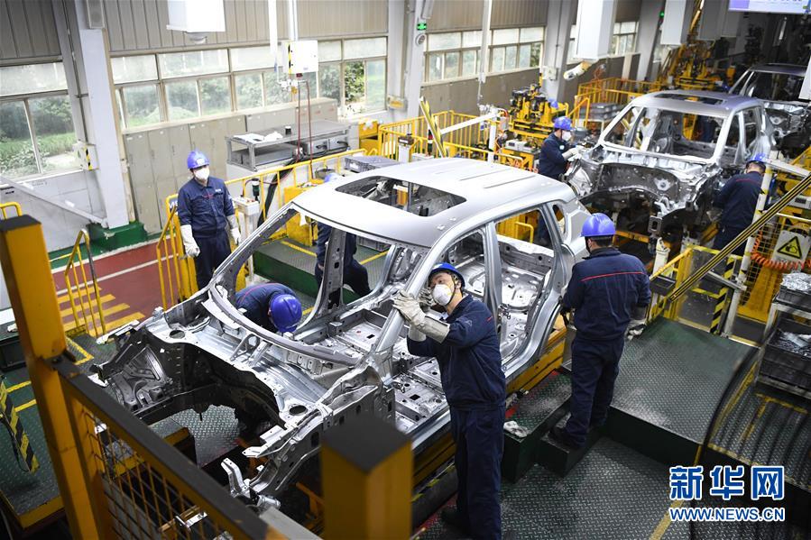 （在習(xí)近平新時(shí)代中國(guó)特色社會(huì)主義思想指引下&mdash;&mdash;新時(shí)代新作為新篇章&middot;習(xí)近平總書(shū)記關(guān)切事&middot;圖文互動(dòng)）（2）化&ldquo;危&rdquo;為&ldquo;機(jī)&rdquo;　念好&ldquo;新&rdquo;字訣&mdash;&mdash;各地產(chǎn)業(yè)發(fā)展&ldquo;新&rdquo;動(dòng)向掃描