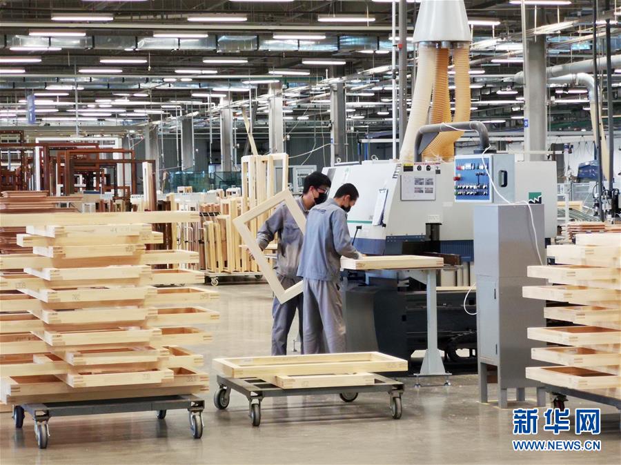 （在習(xí)近平新時(shí)代中國(guó)特色社會(huì)主義思想指引下&mdash;&mdash;新時(shí)代新作為新篇章&middot;習(xí)近平總書(shū)記關(guān)切事&middot;圖文互動(dòng)）（2）陽(yáng)光總在風(fēng)雨后&mdash;&mdash;中小企業(yè)在疫情中迎難而上