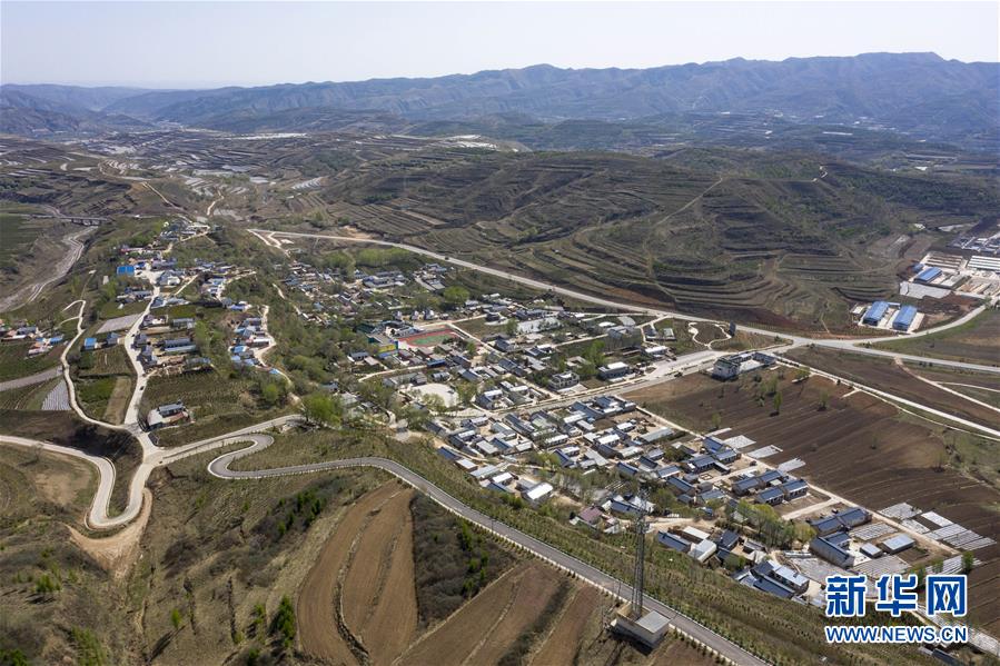 （新華全媒頭條&middot;圖文互動(dòng)）（4）初夏，循著總書記的腳步探訪產(chǎn)業(yè)扶貧新事