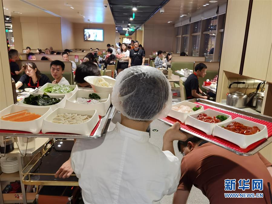 （在習(xí)近平新時代中國特色社會主義思想指引下&mdash;&mdash;新時代新作為新篇章&middot;習(xí)近平總書記關(guān)切事&middot;圖文互動）（2）珍惜盤中餐，狠剎浪費風(fēng)&mdash;&mdash;各地積極行動堅決制止餐飲浪費