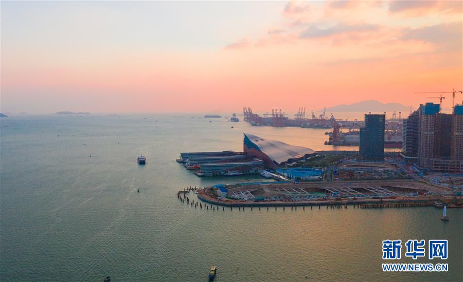 （在習近平新時代中國特色社會主義思想指引下&mdash;&mdash;新時代新作為新篇章&middot;習近平總書記關(guān)切事&middot;圖文互動）（12）我家大門常打開&mdash;&mdash;經(jīng)濟特區(qū)全方位對外開放故事