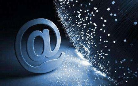 &ldquo;要玩就到最好的賽場(chǎng)去&rdquo;&mdash;&mdash;訪(fǎng)&ldquo;登陸&rdquo;弄潮互聯(lián)網(wǎng)的新臺(tái)商簡(jiǎn)子復(fù)