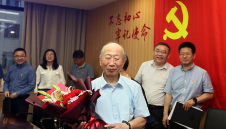 新黨員陳振新：&ldquo;雖已耄耋，紅心向黨！&rdquo;