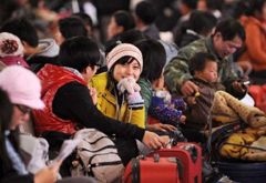 盤點(diǎn)農(nóng)民工春節(jié)帶回家禮物：平安到家最重要