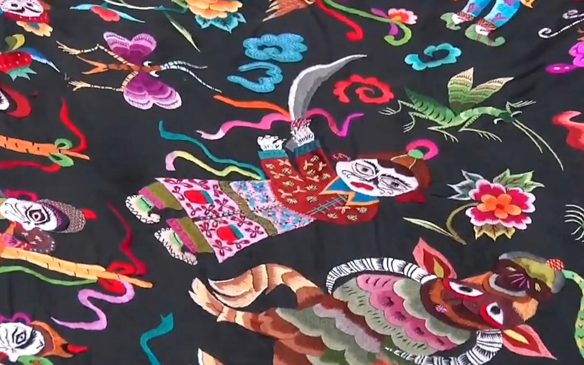 苗繡繡品慢慢得到市場認(rèn)可，回鄉(xiāng)的繡娘逐漸多了起來