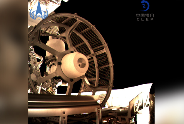 有古老的巖石，地形略微平坦一點(diǎn)