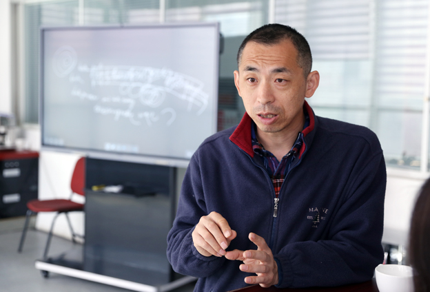 在黑洞的最中心，是平行宇宙的另外一個(gè)入口