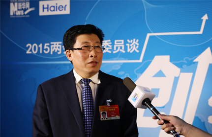 &ldquo;面對(duì)這種新型的、農(nóng)業(yè)轉(zhuǎn)型的項(xiàng)目，政府各級(jí)部門也都在研究怎么落實(shí)，還有很多細(xì)節(jié)上的問題。&rdquo;