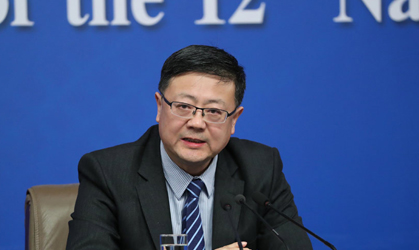 陳吉寧：當(dāng)前大氣治理的方向和舉措是對(duì)的，是有效的