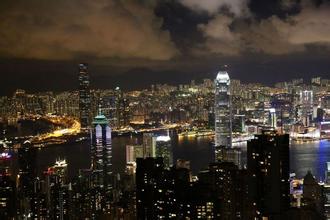 中央對(duì)香港行政長(zhǎng)官是有標(biāo)準(zhǔn)的，是一貫的