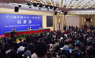 劉永富就&ldquo;打好精準(zhǔn)脫貧攻堅(jiān)戰(zhàn)&rdquo;答記者問