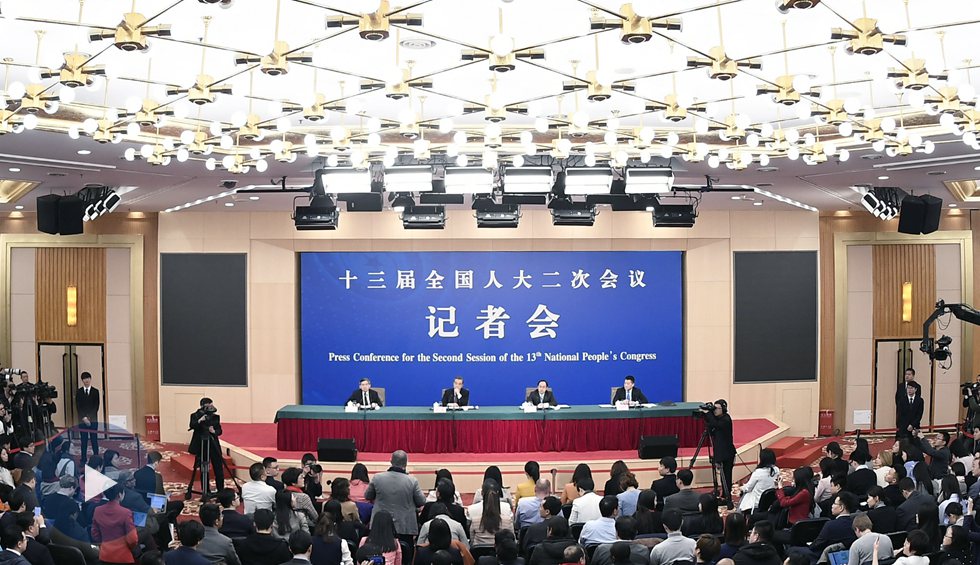 國(guó)務(wù)委員兼外交部長(zhǎng)王毅回答中外記者提問(wèn)