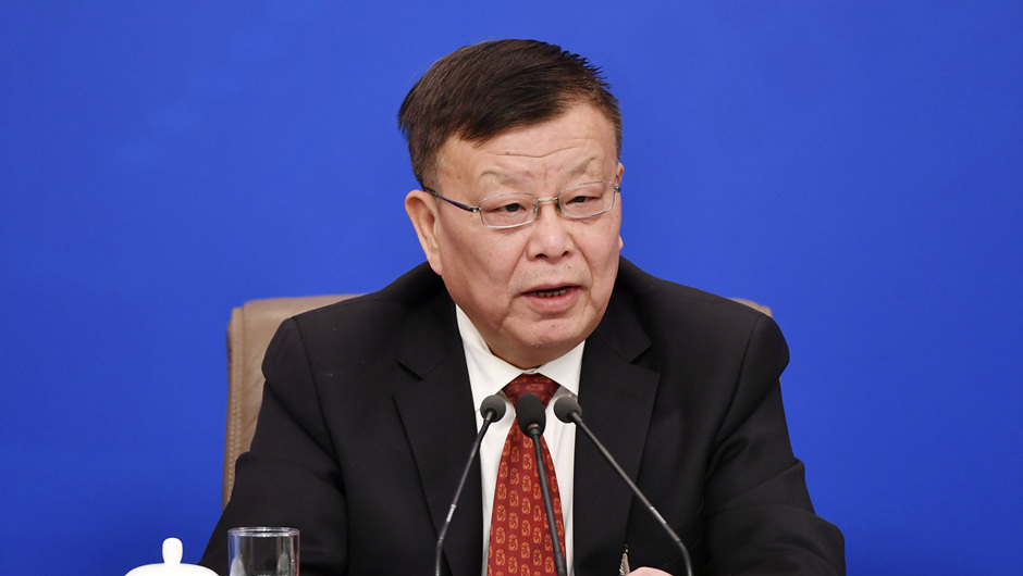 全國(guó)政協(xié)常委、副秘書(shū)長(zhǎng)（兼）、提案委員會(huì)副主任，九三學(xué)社中央副主席 賴(lài)明