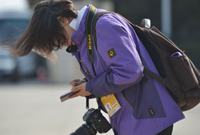 女記者們形成一道&ldquo;靚麗風景線&rdquo;