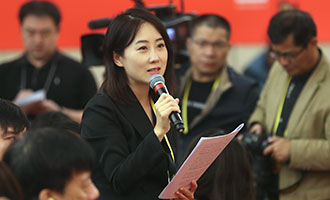 鳳凰衛(wèi)視、鳳凰網(wǎng)記者提問(wèn)