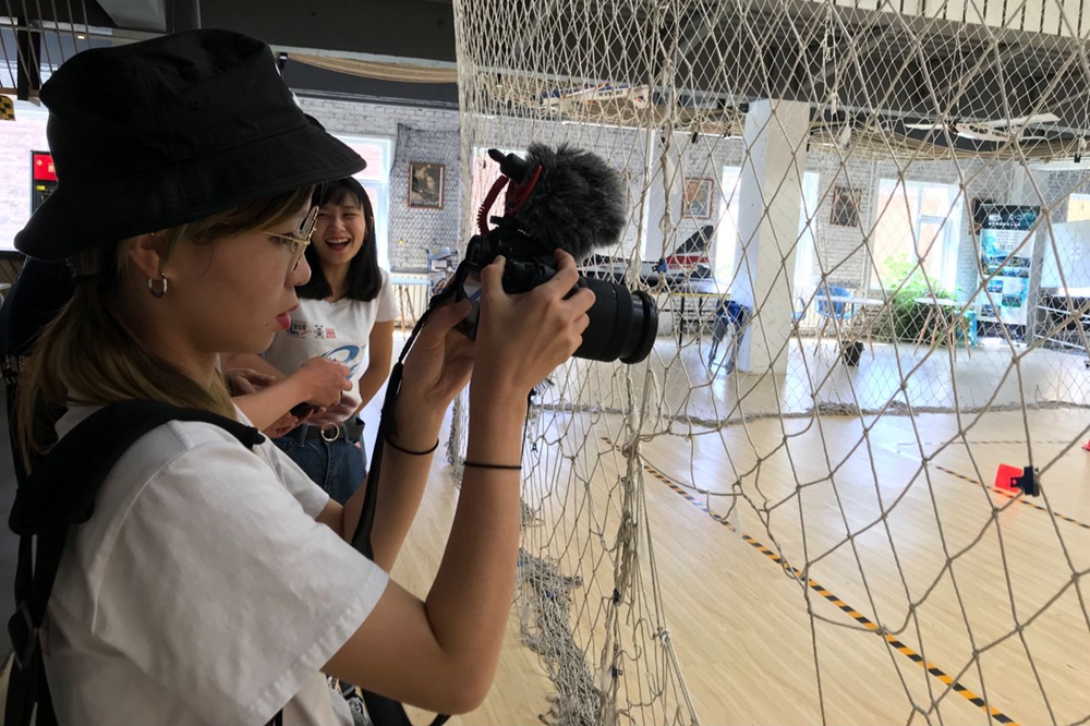 &ldquo;夢想之旅&rdquo;飛起來 臺灣青年走進(jìn)新華網(wǎng)無人機(jī)培訓(xùn)學(xué)院