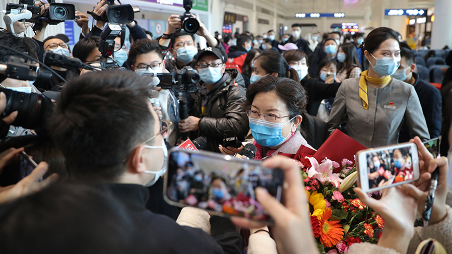 武漢櫻花爛漫，抗疫英雄歸來
