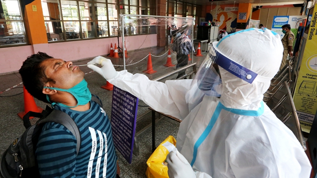 日增確診34萬(wàn)6786例！印度疫情數(shù)據(jù)再創(chuàng)新高