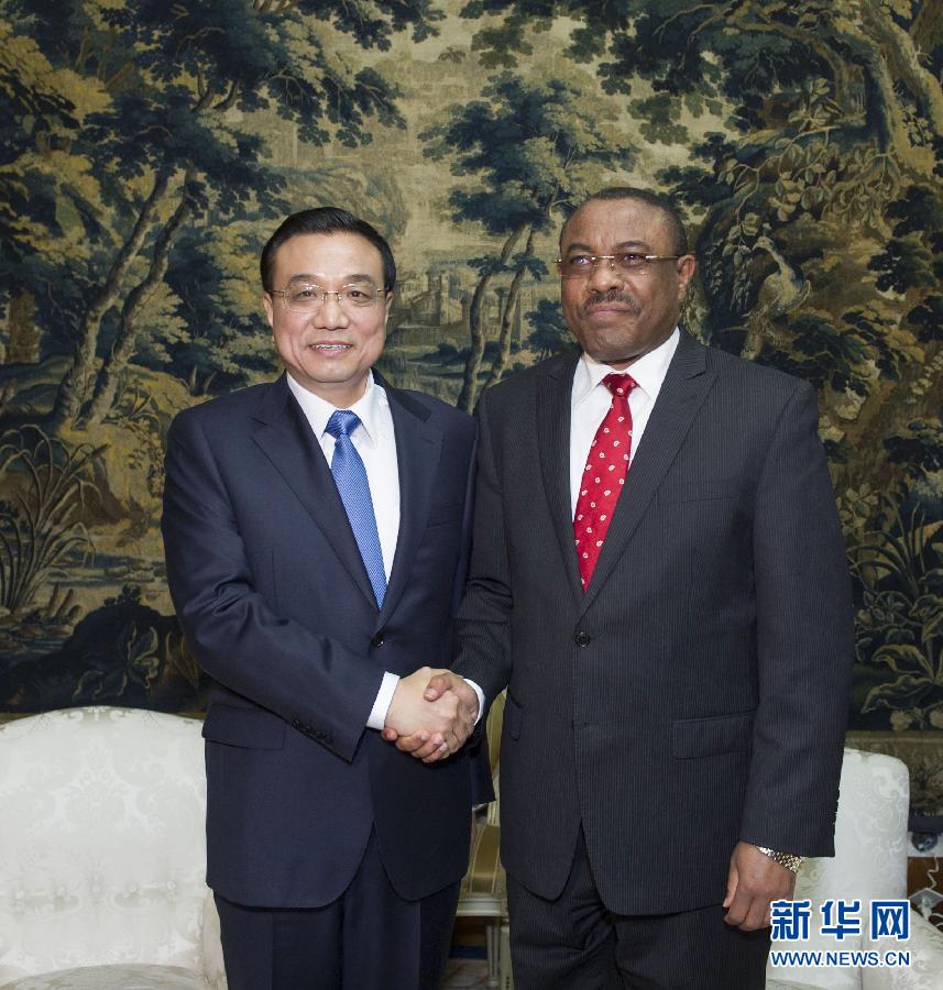 5月4日，中國(guó)國(guó)務(wù)院總理李克強(qiáng)在亞的斯亞貝巴與埃塞俄比亞總理海爾馬里亞姆舉行會(huì)談。  新華社記者 王曄 攝