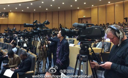 李克強(qiáng)即將在非盟總部發(fā)表演講，請(qǐng)柬&ldquo;一柬難求&rdquo;。圖片來(lái)源：&ldquo;新國(guó)際&rdquo;微博。