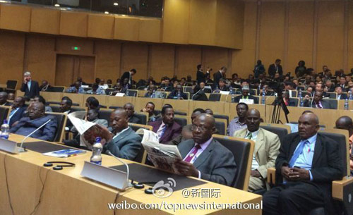 李克強(qiáng)即將在非盟總部發(fā)表演講，請(qǐng)柬&ldquo;一柬難求&rdquo;。圖片來(lái)源：&ldquo;新國(guó)際&rdquo;微博。