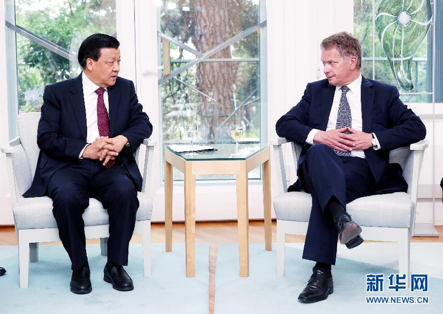 6月12日，中共中央政治局常委、中央書(shū)記處書(shū)記劉云山在赫爾辛基會(huì)見(jiàn)芬蘭總統(tǒng)尼尼斯特。 新華社記者姚大偉攝 