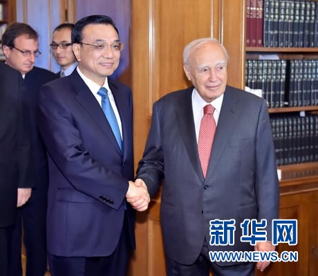 6月20日，國務(wù)院總理李克強在雅典總統(tǒng)府會見希臘總統(tǒng)帕普利亞斯。 新華社記者 李濤 攝