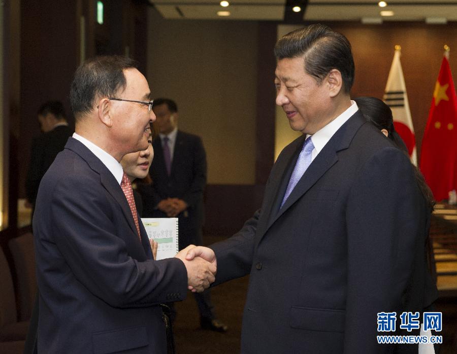 7月4日，國家主席習(xí)近平在首爾會見韓國總理鄭烘原。 新華社記者謝環(huán)馳攝  