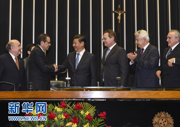 7月16日，國家主席習(xí)近平在巴西國會發(fā)表《弘揚(yáng)傳統(tǒng)友好共譜合作新篇》的演講。 新華社記者 李學(xué)仁 攝 