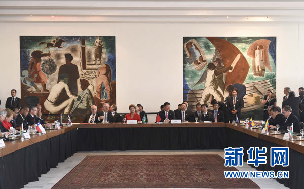 當(dāng)?shù)貢r間7月17日，國家主席習(xí)近平出席在巴西利亞舉行的中國－拉美和加勒比國家領(lǐng)導(dǎo)人會晤。 新華社記者 李學(xué)仁 攝