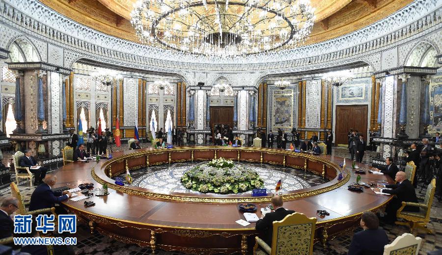 9月12日，上海合作組織成員國(guó)元首理事會(huì)第十四次會(huì)議在塔吉克斯坦首都杜尚別舉行。國(guó)家主席習(xí)近平出席會(huì)議并發(fā)表重要講話。新華社記者馬占成攝 