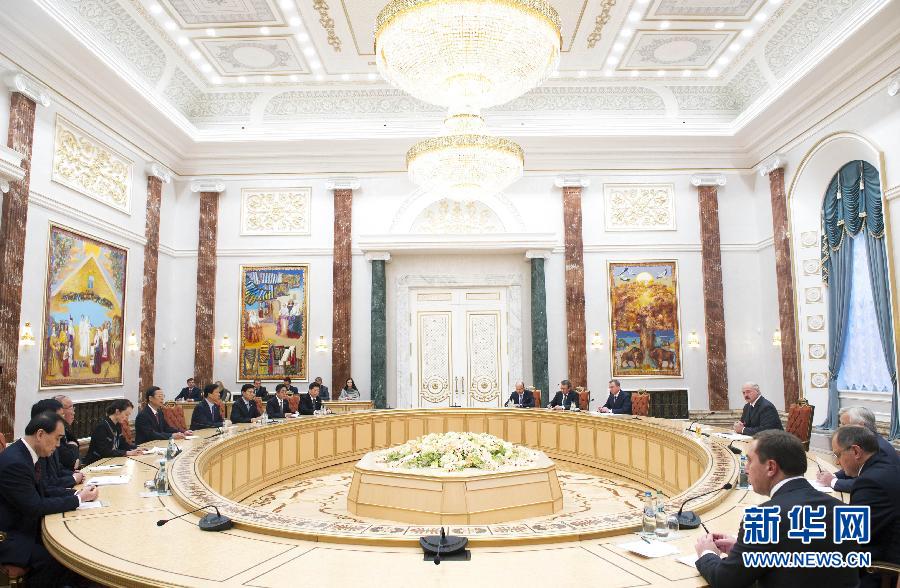 9月26日，應邀訪問白俄羅斯的國務院副總理張高麗在明斯克會見白俄羅斯總統(tǒng)盧卡申科。新華社記者王曄攝 