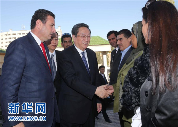 11月9日，正在約旦進(jìn)行正式友好訪問的全國(guó)政協(xié)主席俞正聲在安曼會(huì)見約旦眾議院代議長(zhǎng)薩法迪。 新華社記者 劉衛(wèi)兵 攝 