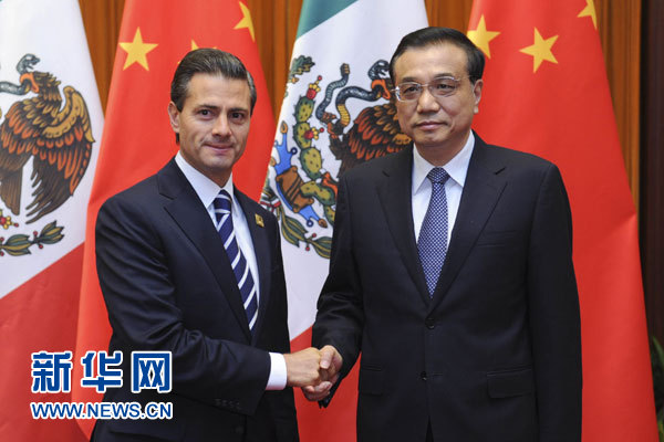 11月11日，國務院總理李克強在北京人民大會堂會見來華進行國事訪問并出席亞太經合組織第二十二次領導人非正式會議的墨西哥總統(tǒng)培尼亞。新華社記者張鐸攝