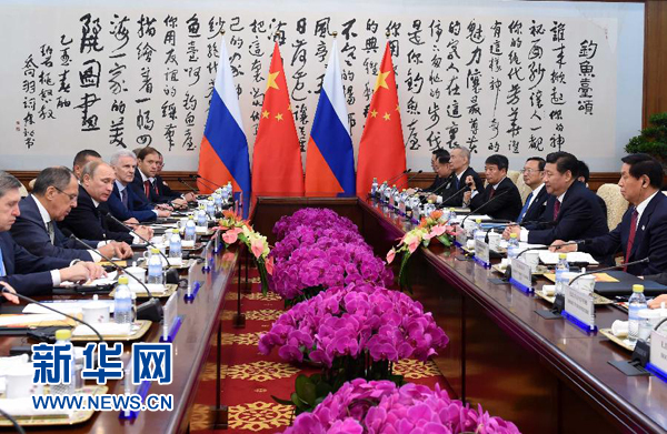 11月9日，中國(guó)國(guó)家主席習(xí)近平在北京釣魚(yú)臺(tái)國(guó)賓館會(huì)見(jiàn)俄羅斯總統(tǒng)普京。新華社記者 饒愛(ài)民 攝