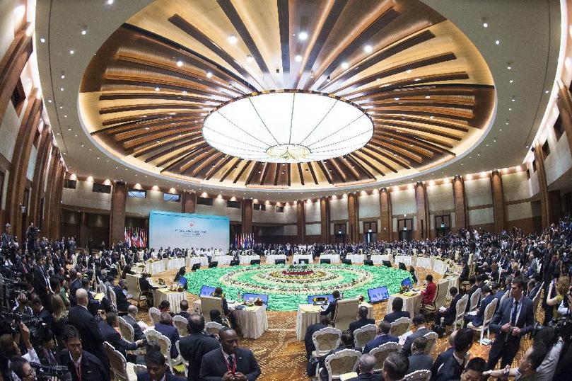  11月13日，中國國務(wù)院總理李克強在緬甸內(nèi)比都出席第九屆東亞峰會。 新華社記者 王曄 攝