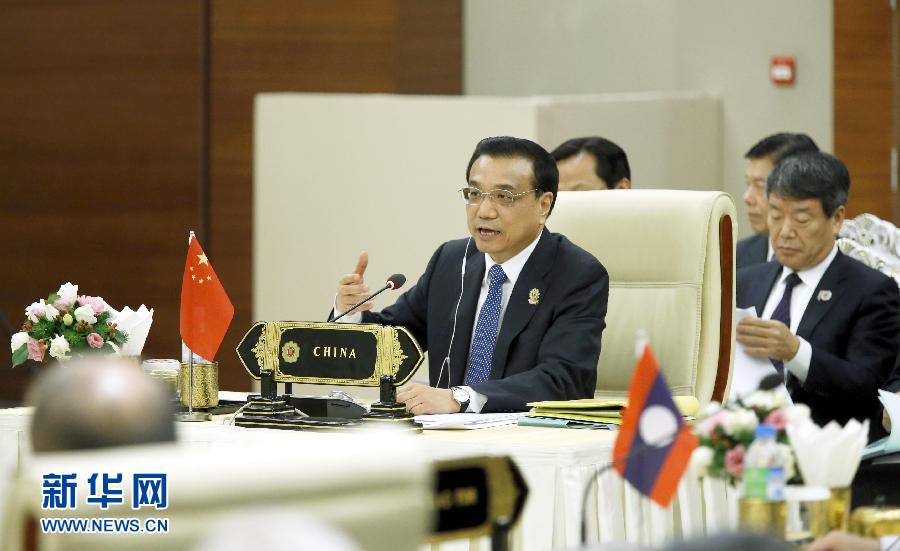 11月13日，中國國務院總理李克強在緬甸內(nèi)比都出席第17次中國－東盟（10+1）領導人會議。這是李克強在會上講話。 新華社記者 鞠鵬 攝