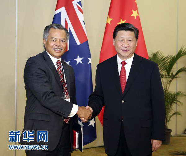 11月22日，國(guó)家主席習(xí)近平在斐濟(jì)楠迪會(huì)見(jiàn)庫(kù)克群島總理普納。新華社記者丁林?jǐn)z 