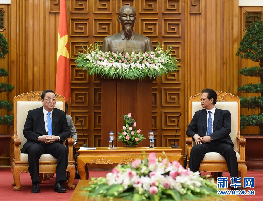 12月25日至27日，中共中央政治局常委、全國政協(xié)主席俞正聲對越南進(jìn)行正式訪問。這是12月26日，俞正聲在河內(nèi)會(huì)見越南政府總理阮晉勇。 新華社記者劉建生攝