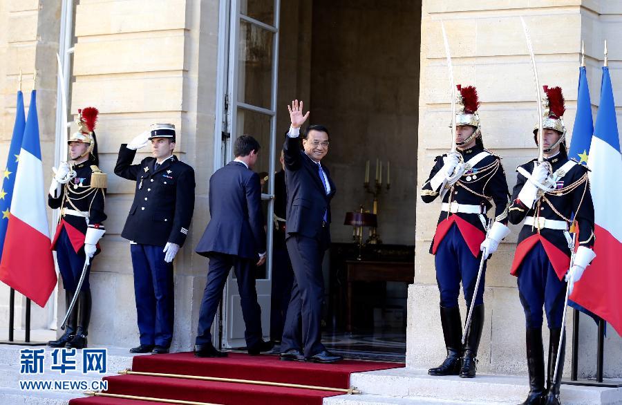 6月30日，中國(guó)國(guó)務(wù)院總理李克強(qiáng)在巴黎總理府同法國(guó)總理瓦爾斯舉行會(huì)談。 新華社記者 馬占成 攝