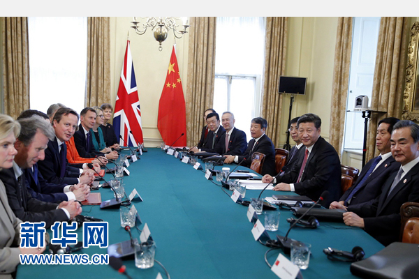 10月21日，國家主席習(xí)近平在倫敦唐寧街首相府同英國首相卡梅倫舉行會談。 新華社記者 鞠鵬 攝 